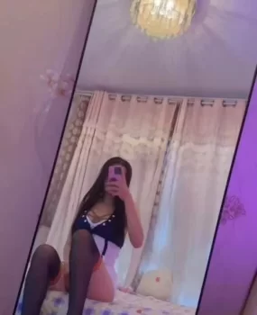 做美甲的兼职姐姐