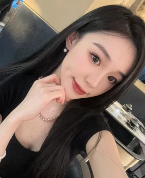 极品一线天御姐