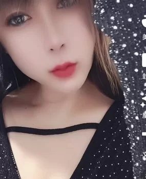 丰满迷人美少妇