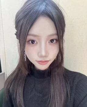 瘦小可爱的兼职学生