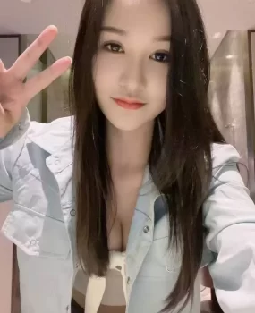 玄武身材火辣嫩妹