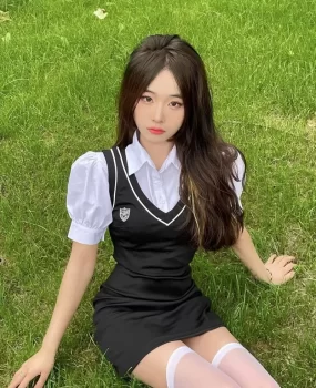 骚气洗脚妹装清高给几百块钱造得啊啊叫