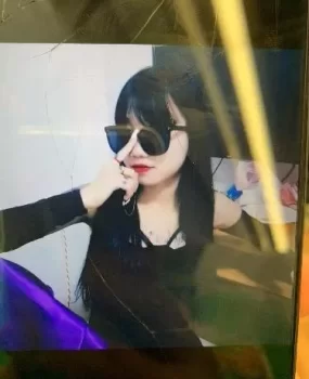 年轻嫩妹，就是嫩，要哄一下