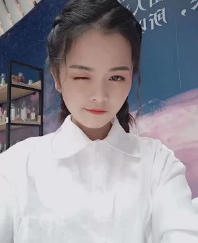 03年的兼职学生妹