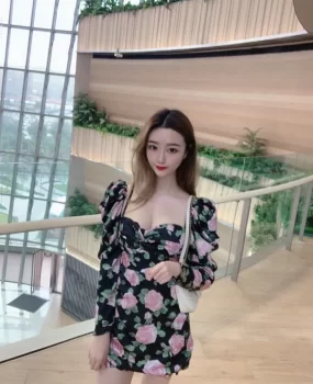 刚下海普陀高挑胸大美女兼职